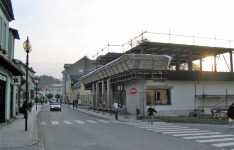 2005 - Polyfunkční dům Rožnov pod Radhoštěm