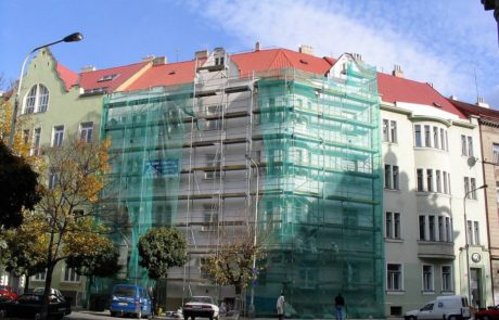 2005 - Oprava činžovního domu, Praha Karlín