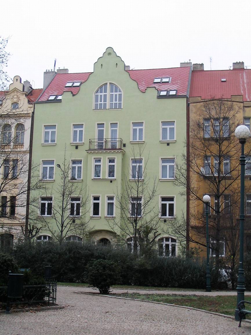 2004 - Oprava činžovního domu, Praha Karlín